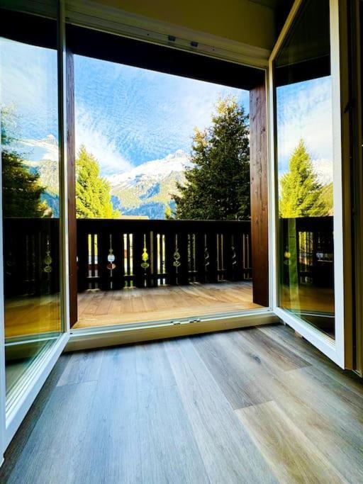 Bellevue & Classy Mountain View Apartment Kandersteg Kültér fotó
