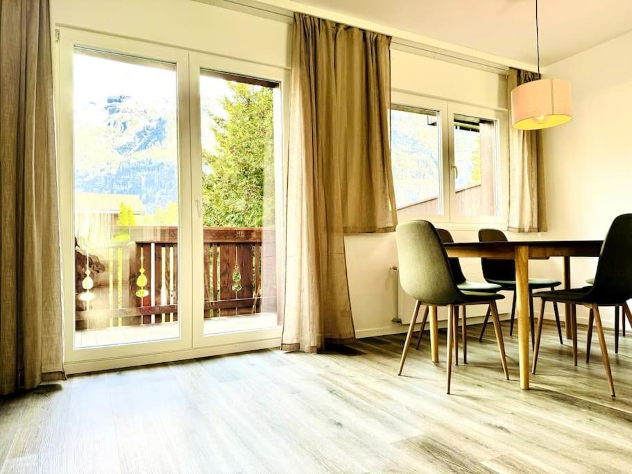 Bellevue & Classy Mountain View Apartment Kandersteg Kültér fotó
